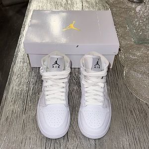 Women’s Air Jordan 1 mid